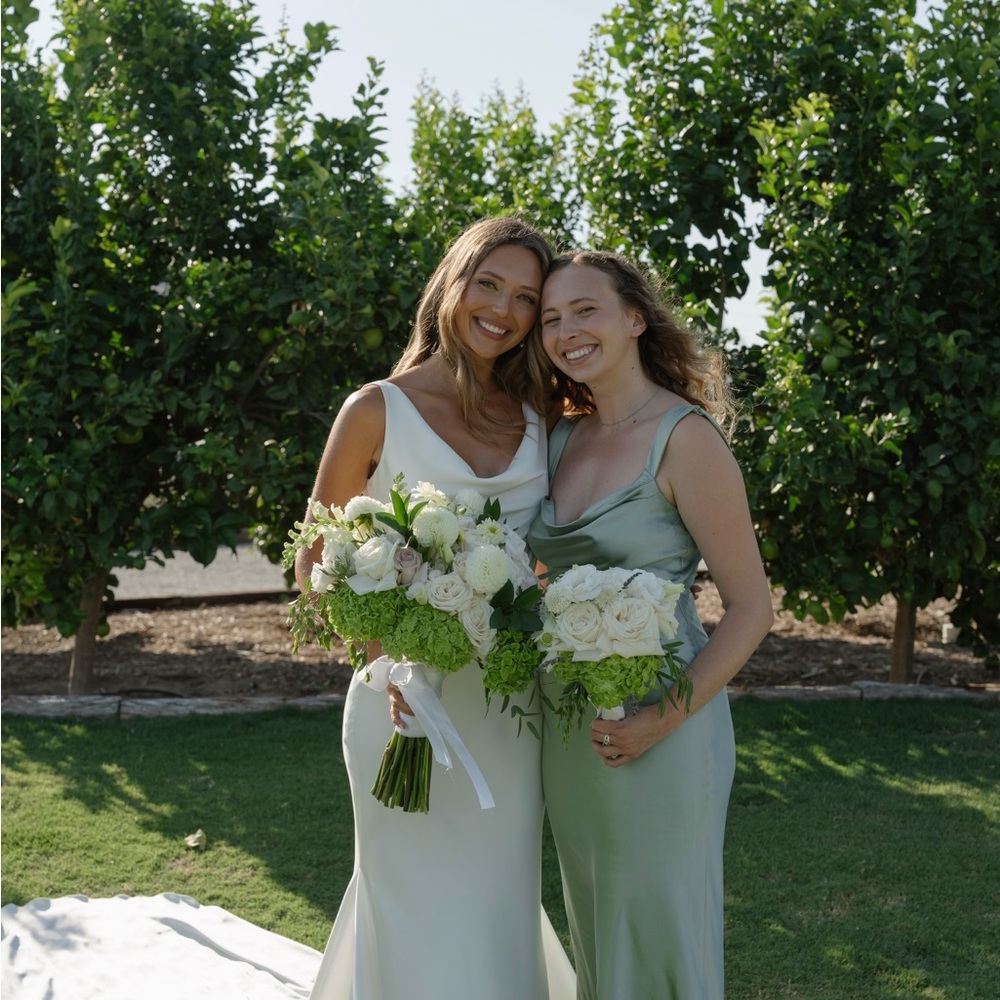 Atelier Pronovias - Sunray Wedding Dress with Pearl Buttons - Picture 6 of 6